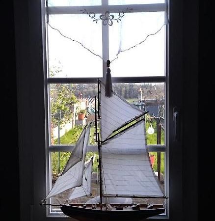 Une Chambre En Ville Domfront  Exterior foto
