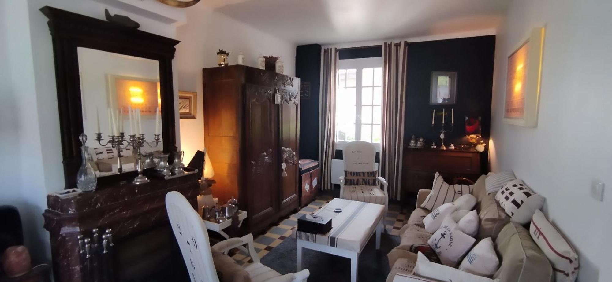 Une Chambre En Ville Domfront  Exterior foto
