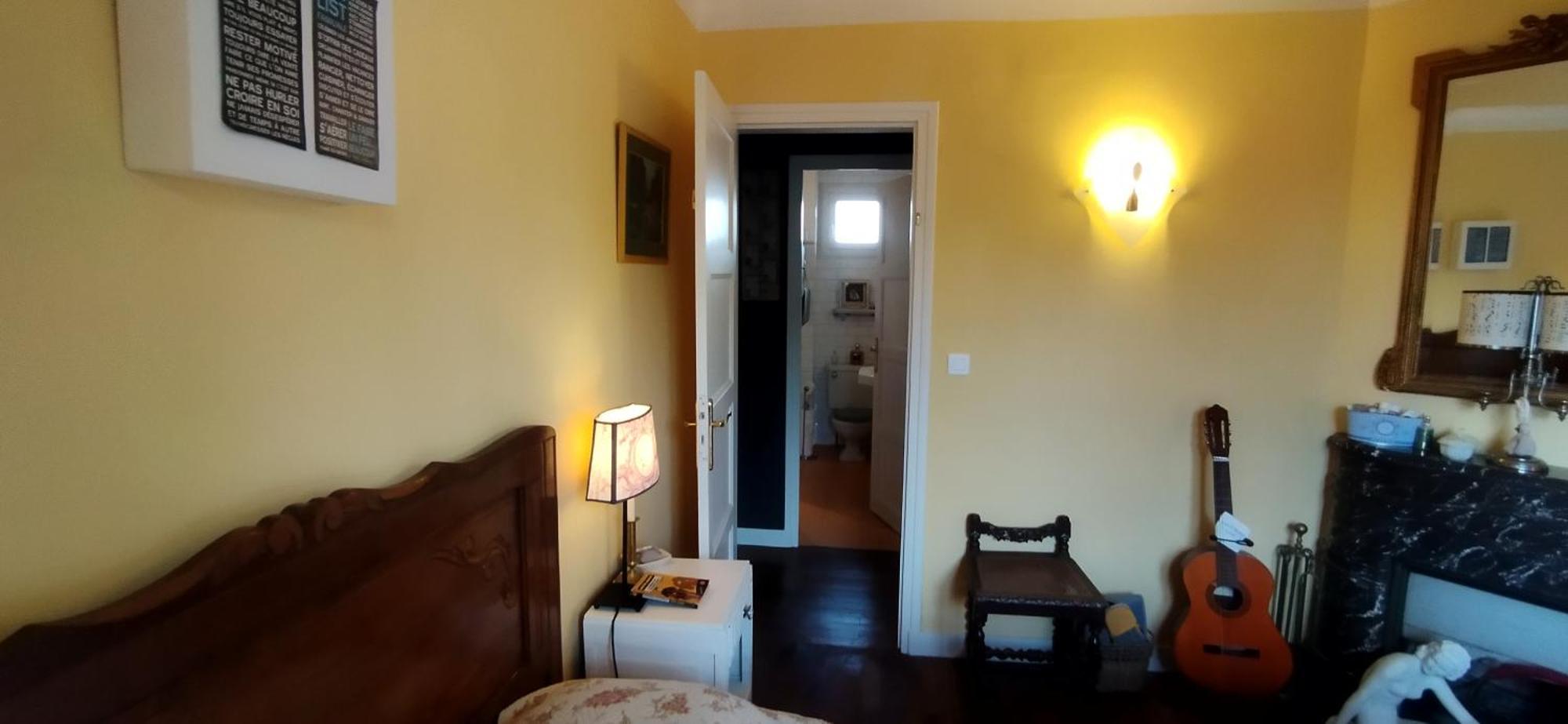 Une Chambre En Ville Domfront  Exterior foto