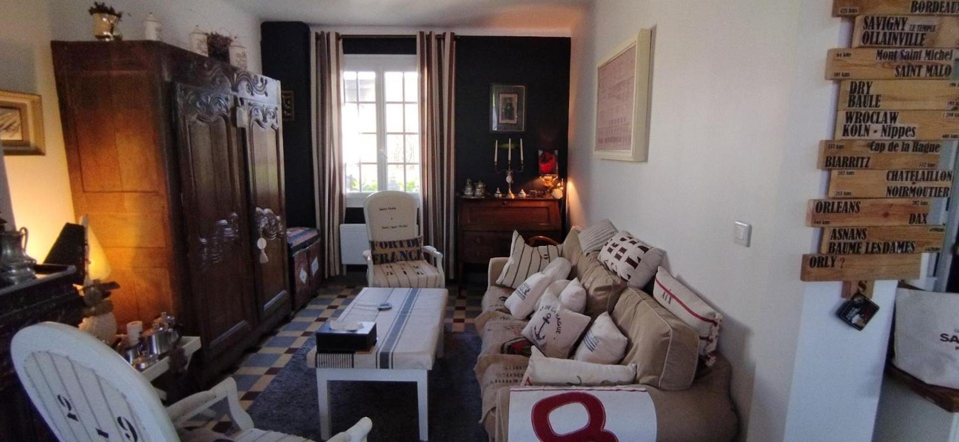 Une Chambre En Ville Domfront  Exterior foto